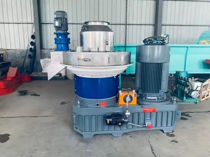 Industrial Large Capacity 2.5-3t/h Biomass Pellet Machine Ring Die Design For Processing Straw Grass Rice Husk Wood Sawdust